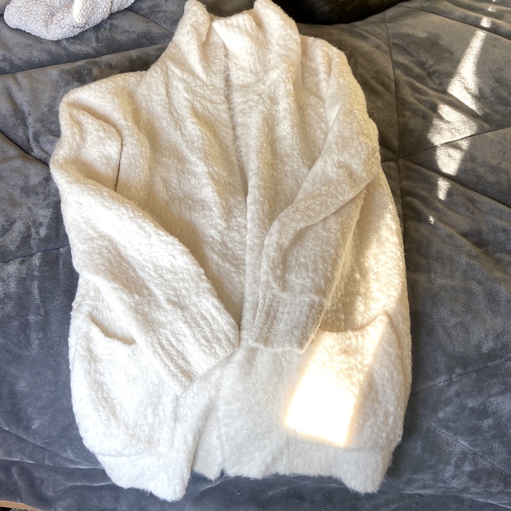 Anthropologie white cardigan. Size medium. Never worn.